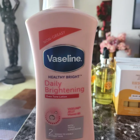 Daily Brightening Body Lotion Pink